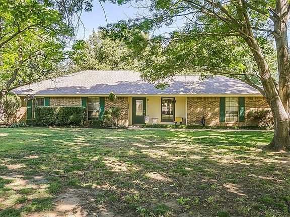 3rd image of 2928 Whispering Creek Ln