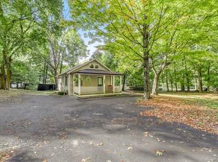 65 N Airmont Rd, Suffern, NY 10901