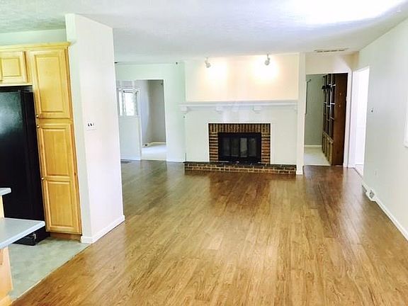 3rd image of 9530 Allegheny Ave
