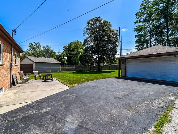 2nd image of 11059 Shelley Ct