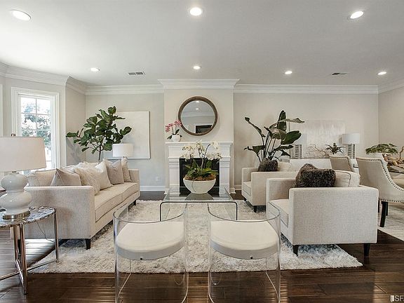 3rd image of 226 Roosevelt Way #226
