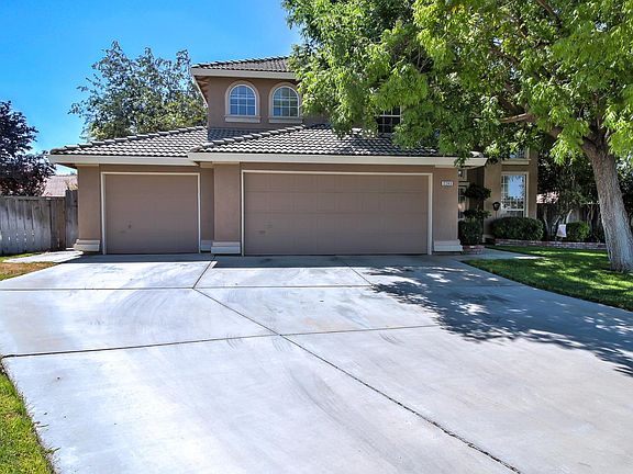 2nd image of 2245 Park View Dr
