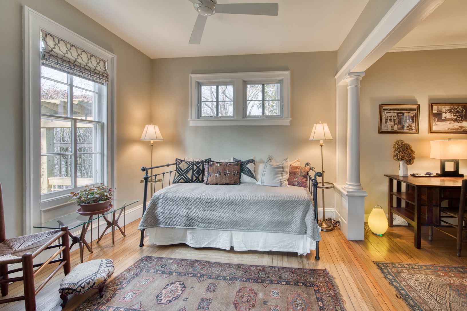 office/ guest bedroom