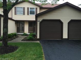 9672 E Idlewood Dr, Twinsburg, OH 44087