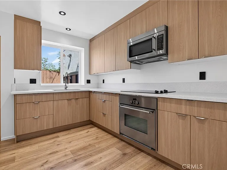 1713 W Alameda Ave — Photo 22