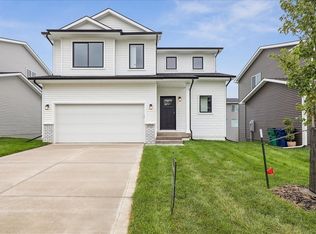 4727 167th St, Urbandale, IA 50323