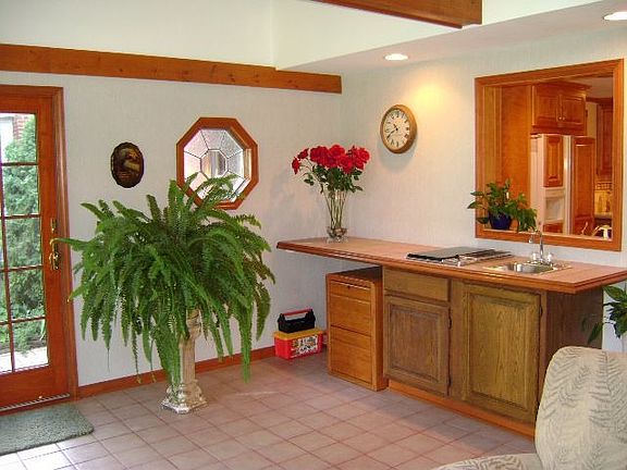 Family Room Wetbar