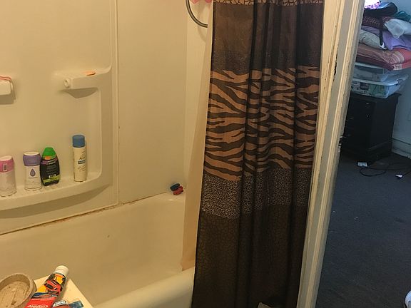 5th image of 4830 Roosevelt Blvd #1