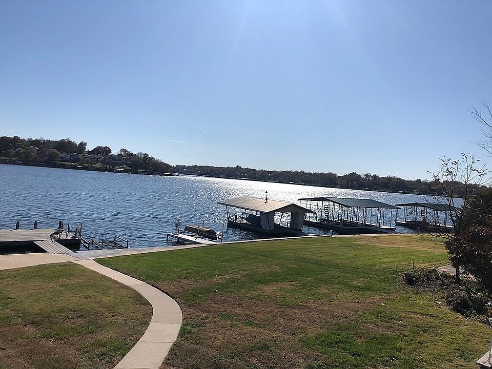 1st image of 11 B Lake Shore Dr
