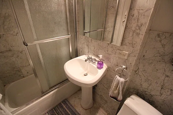 Rented by Luxor Homes & Investment Realty | media 35