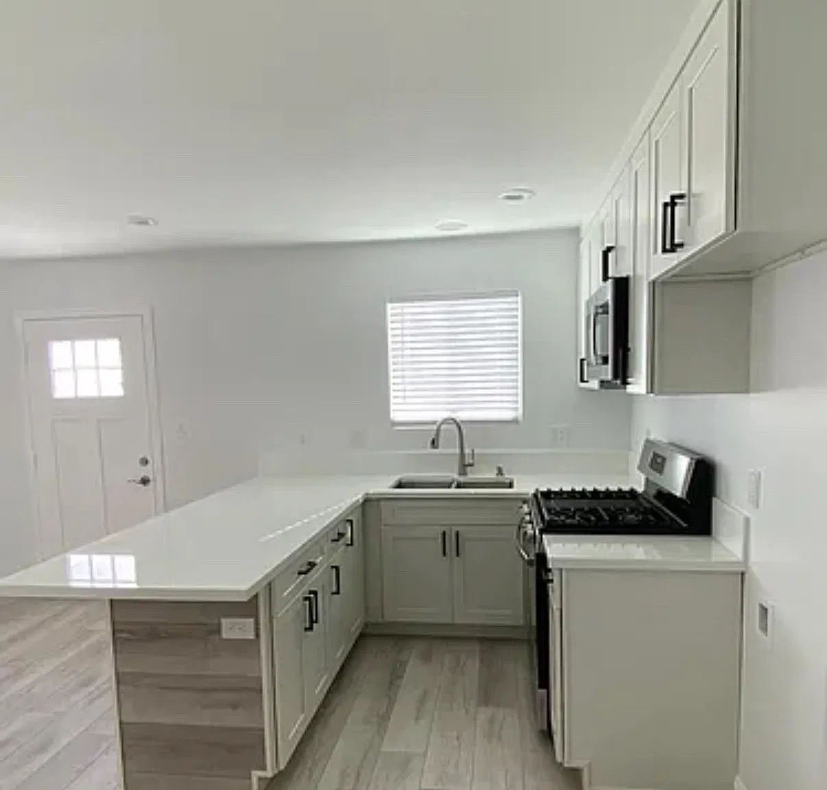9131 Carl Ln — Photo 3