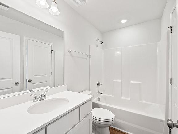 5th image of 326 Whittier St Lot 433