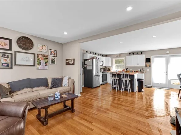 6724 Kathy Lynn Pl, Browns Summit, NC 27214