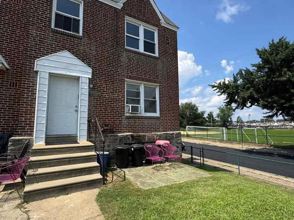 6662 Erdrick St, Philadelphia, PA 19135