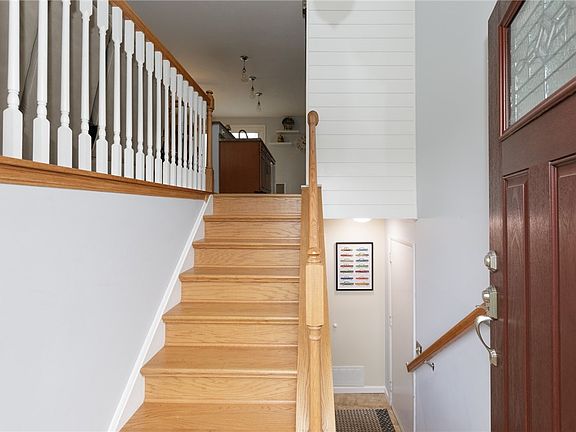 3rd image of 181 Partridge Run Rd