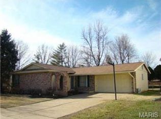 333 Turfwood Dr, Ballwin, MO 63021