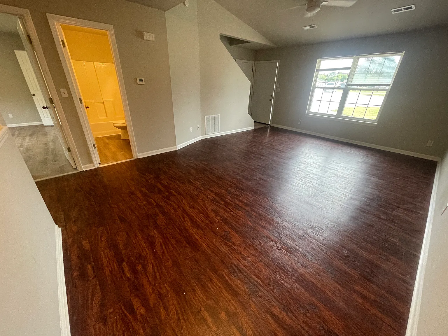 3 bed, 1128 sqft, $1,295 — Photo 3