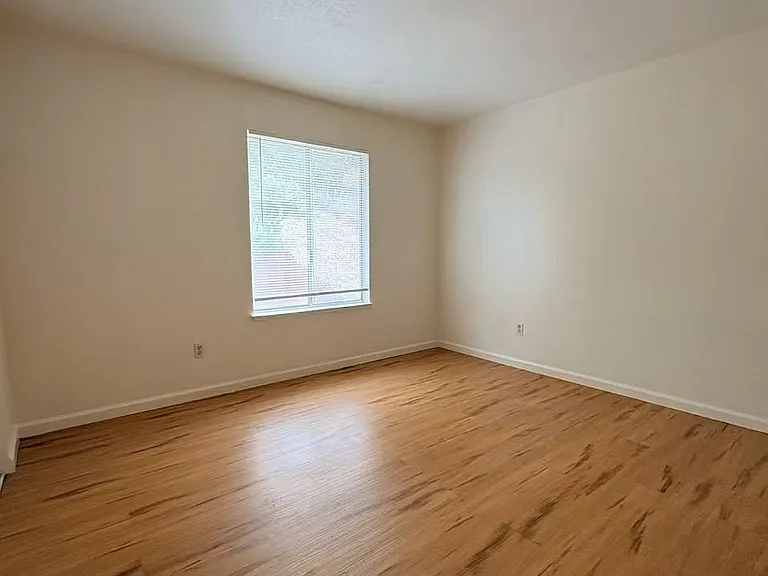 3160 Birmingham Dr — Photo 12