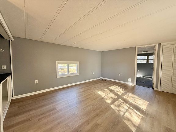 5th image of 7637 Joseph St