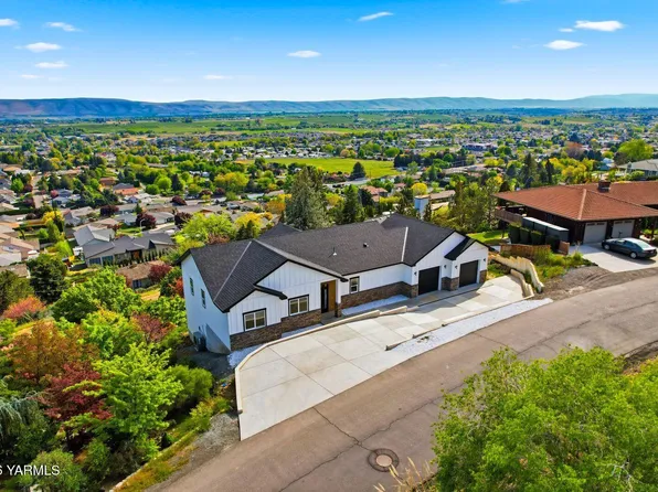 7920 Englewood Crest Dr, Yakima, WA 98908