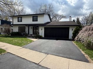758 Cricket Ln, Perrysburg, OH