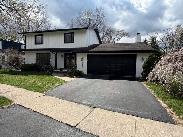 758 Cricket Ln