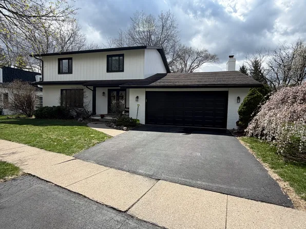 758 Cricket Ln, Perrysburg, OH 43551