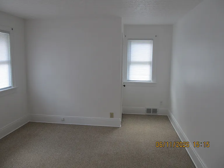 1915 Newton St — Photo 7