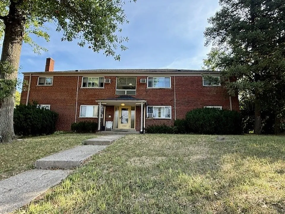 2404 Banning Road
