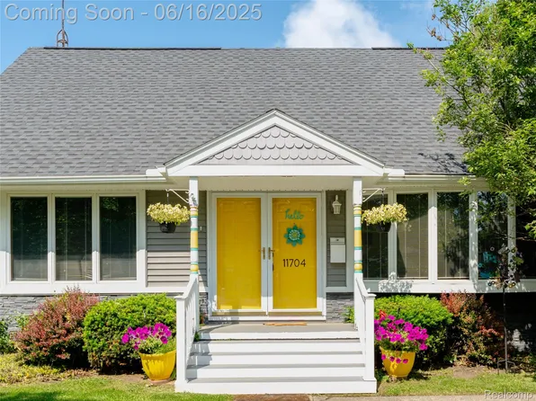 11704 Schram St, Grand Blanc, MI 48439