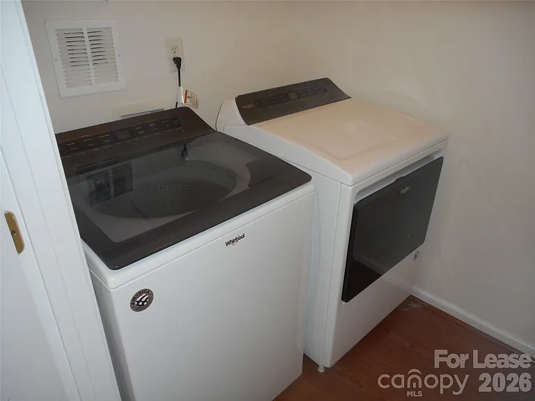 322 Deep Water Ln — Photo 13