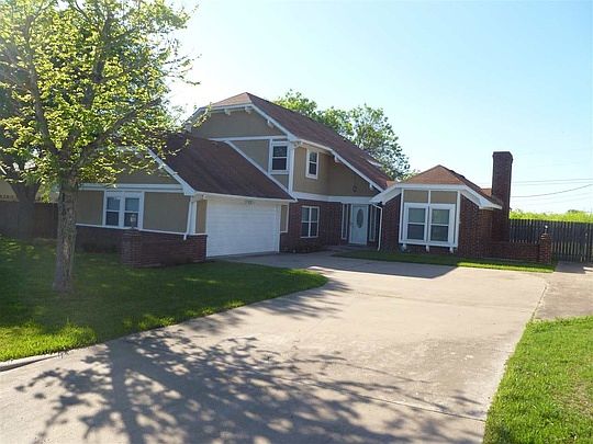 2nd image of 219 Valley View Dr