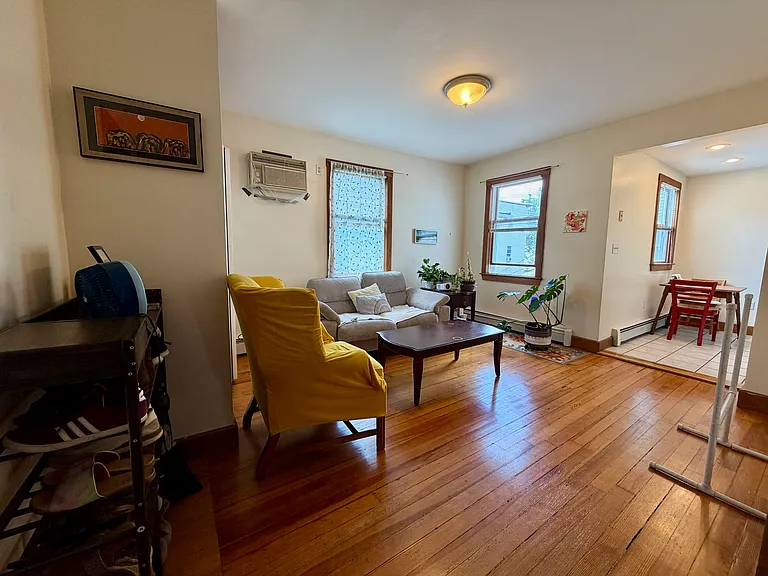 349 Columbia St #2 — Photo 8