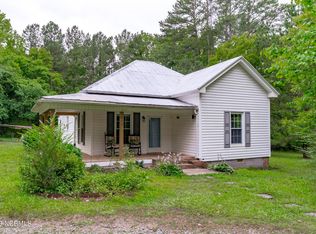 104 Paw Paw Ln, Goldston, NC 27252