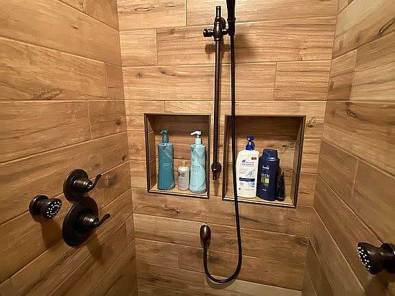 Master shower 