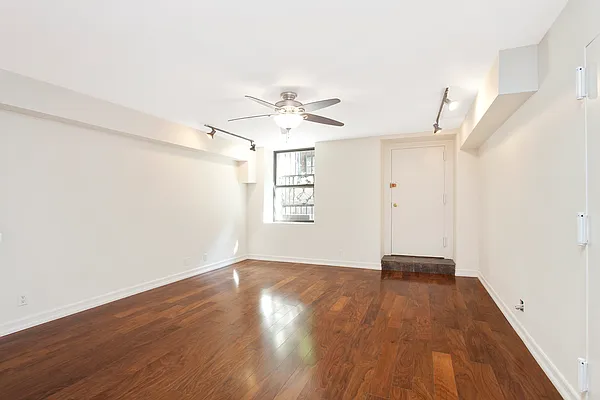 Rented by Living New York | media 12