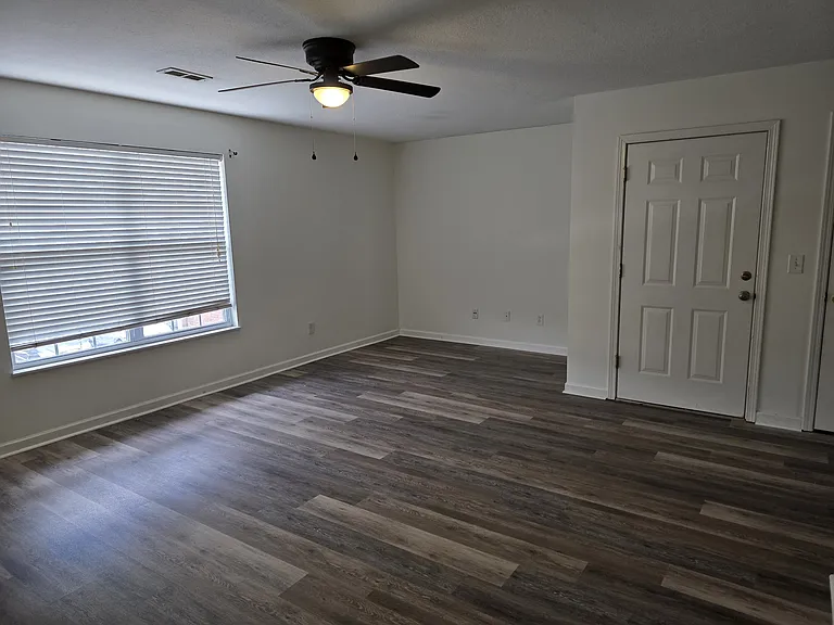 4823 Poplar Crest Way — Photo 2