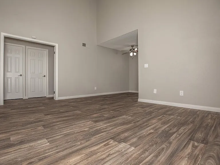 Peartree Apartments — Photo 43