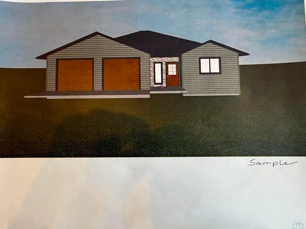 1026 15th Street Cir NE, Sioux Center, IA 51250