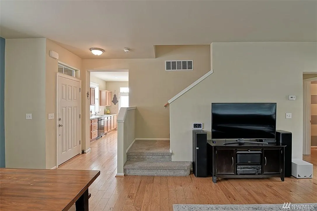18325 39th Dr SE — Photo 3