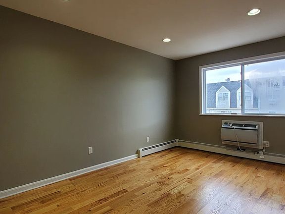 5th image of 169 Beach 98 St #2