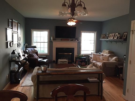 Living room with Gas Fireplace