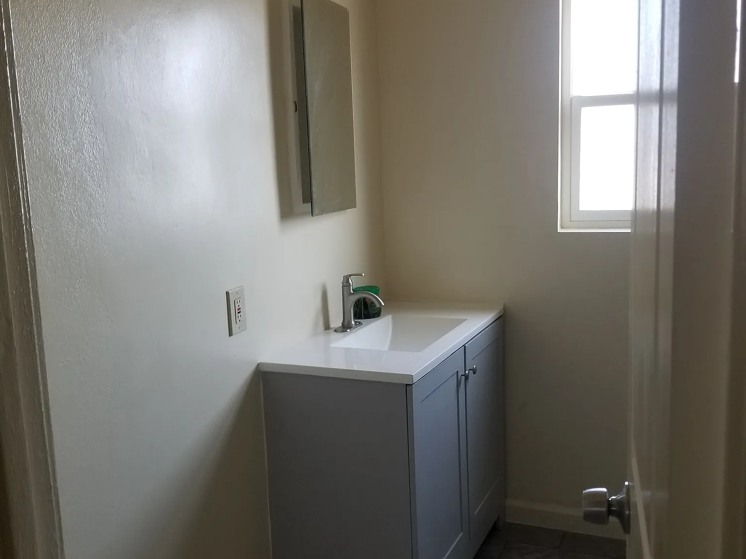 1 bed, 500 sqft, $1,980 — Photo 2