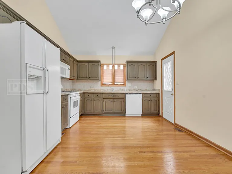8414 S 82nd Ct — Photo 5