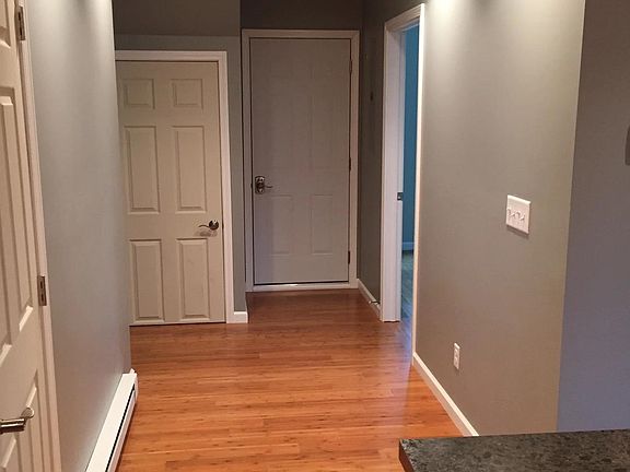 4th image of 23 Pine St