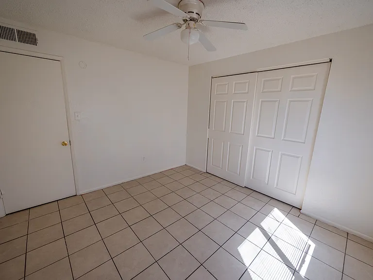 6528 W Windsor Ave — Photo 11