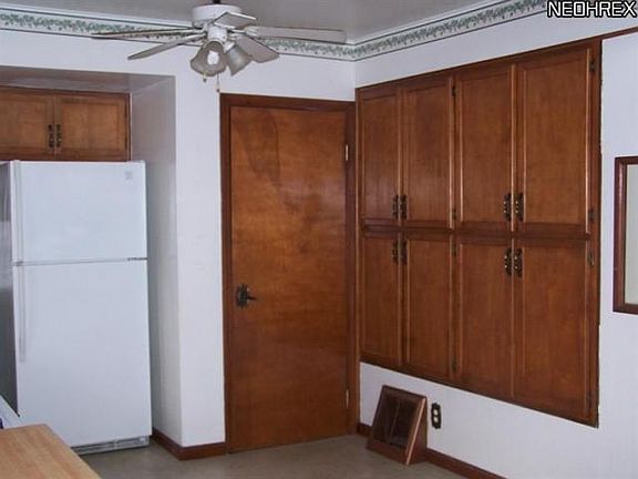 5th image of 694 Eastland Ave