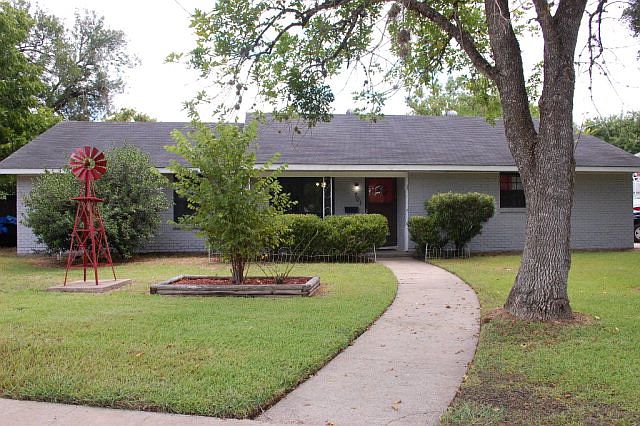 1st image of 701 Morning Glory Dr