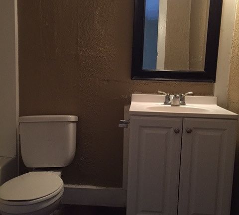 3rd image of 903 Drury Ln APT 7