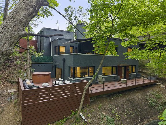 2nd image of 224 Walhalla Rd